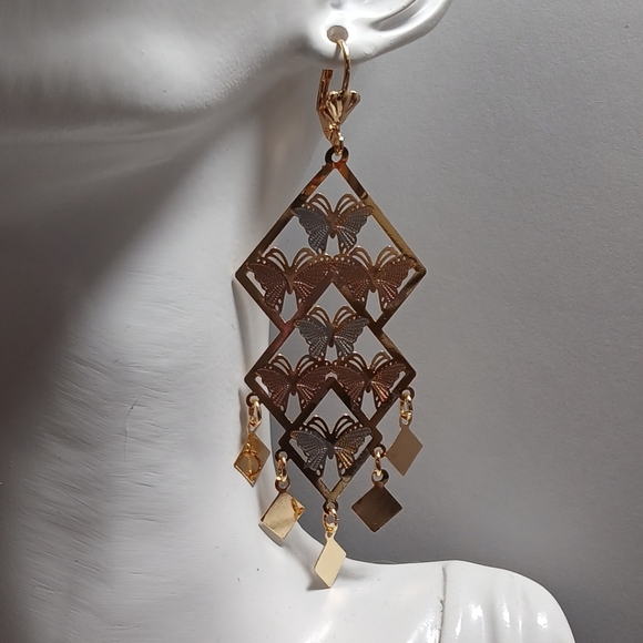 Butterfly  Earrings  Gold Layered Three Tones NWOT(ORO LAMINADO) - Picture 8 of 9